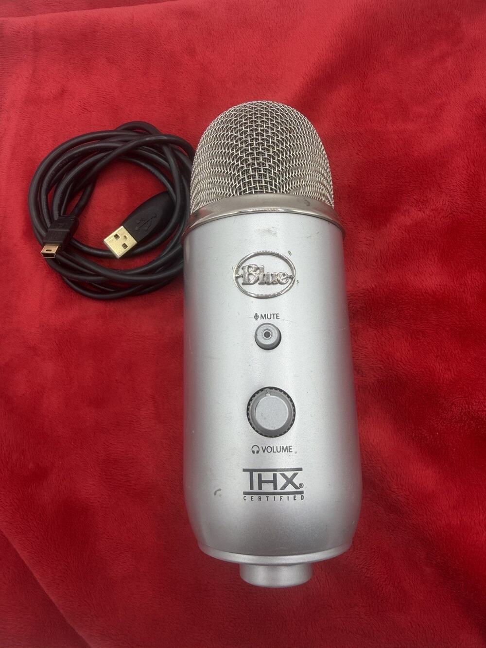 Blue Yeti USB Condenser Microphone Silver w/Mute Switch & Gain Control No Stand